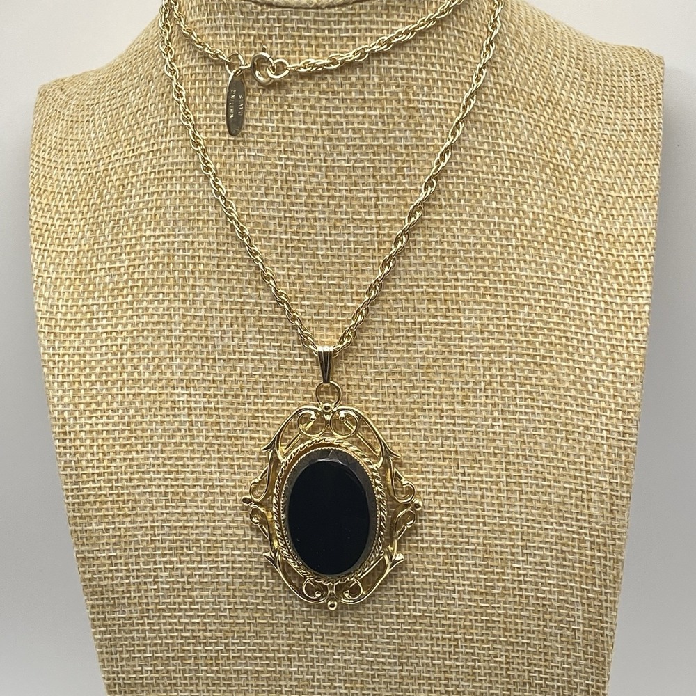 Whiting & Davis Gold Tone Pendant Necklace Vintage Black Hematite Glass 21"